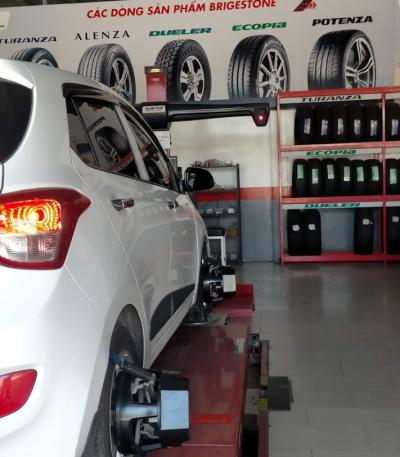 vá vỏ di động 24/24 - vá lốp ô tô lưu động